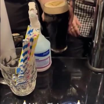 Dan Andrews walks into an Irish pub in Victoria