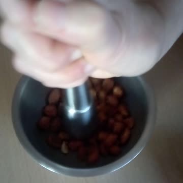 ASMR cacahuètes grillées