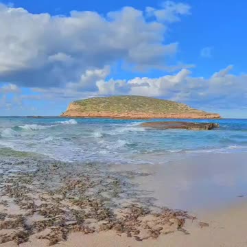 Monday magic in Ibiza 🤩😍✨