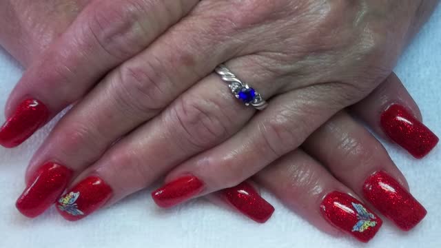 Nail artist Leticia Kennar