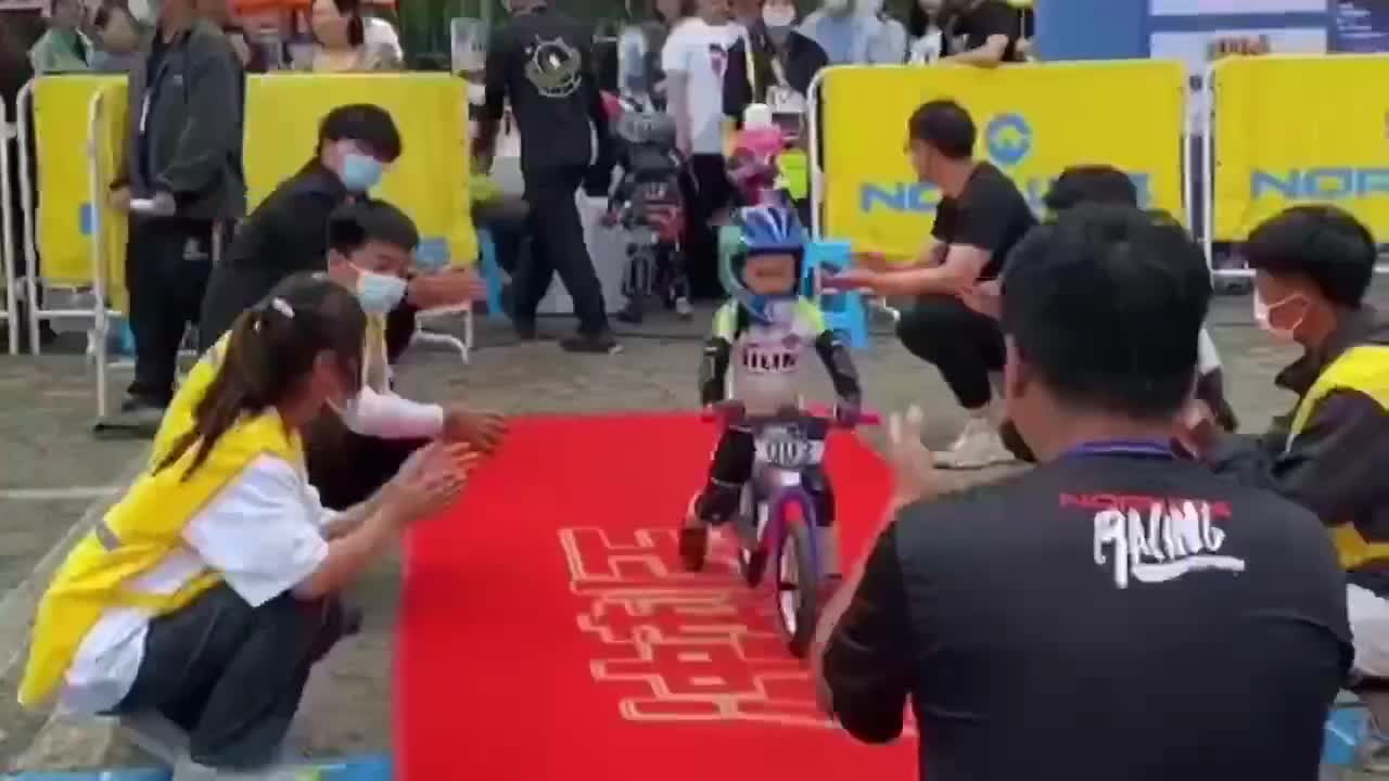 The highlight moment of the red carpet in the final of the sprint king