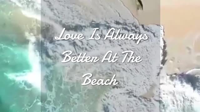 Beach video scenery with crushing waves sound