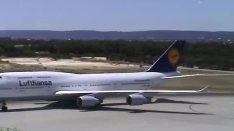 Lufthansa 747-400 Perth Pushback