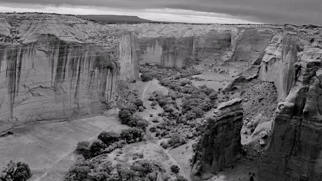 Suspense: The House in Cypress Canyon