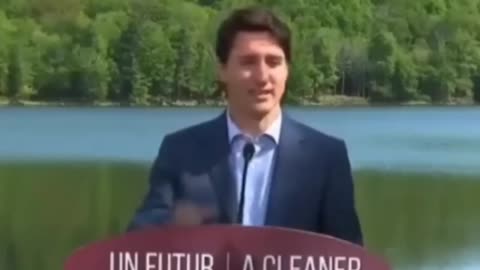 Dictator Trudeau Castro struggles with his acting when he hasn't been rehearsing his answers