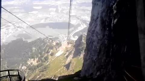 Talabfahrt in einer Gondel vom Untersberg Austria