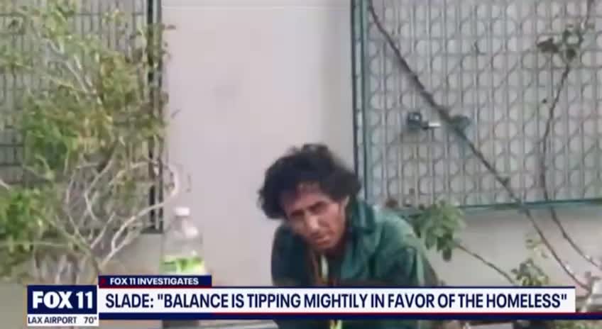 🇺🇸California News Report—Homeless throwing feces at a business owner.