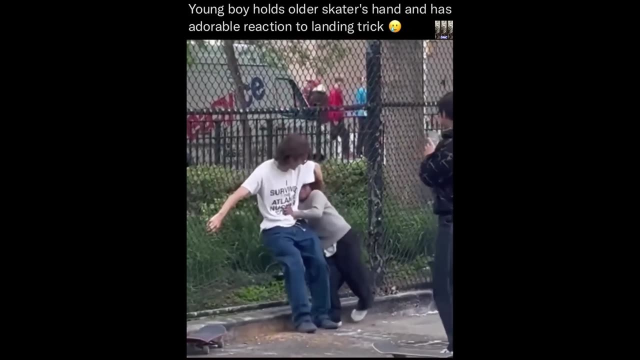 Young boys adorable reaction to skater trick🥰