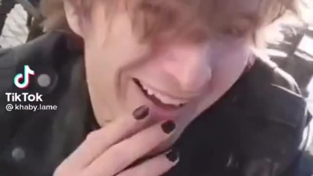 Laugh with the African manππ
