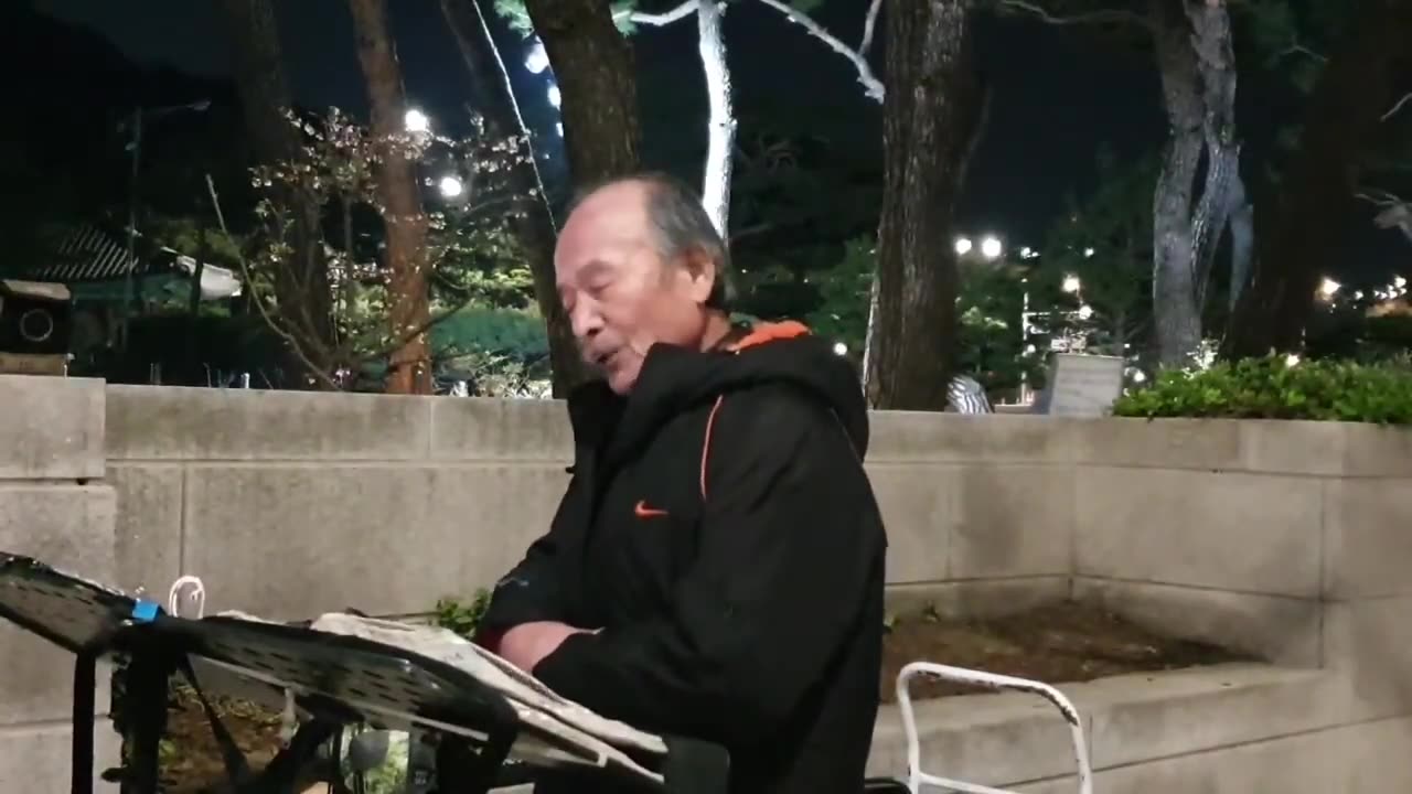 20200412_V3_S01(yZAWwP80Z3k)대구 팔공산의 장로님 오늘도 청와대앞에 올라오셔서