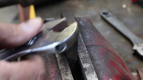 Testing Cheap V.S. Expensive Wrenches On AMAZON