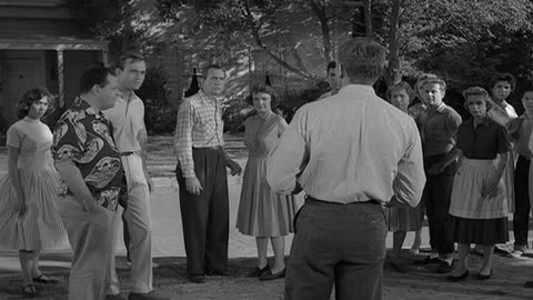 The Twilight Zone S01E22 The Monsters Are Due On Maple Street