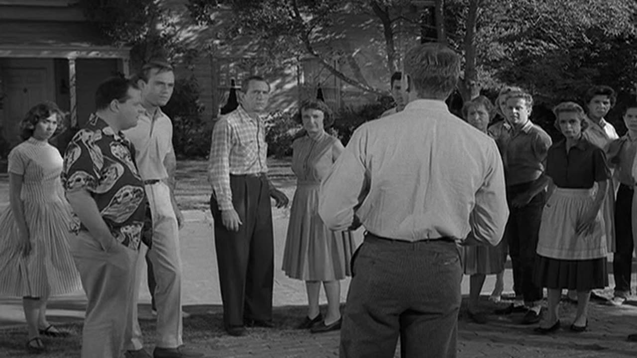 The Twilight Zone S01E22 The Monsters Are Due On Maple Street