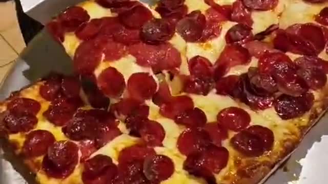 The SICILIAN PEPPERONI PIZZA from