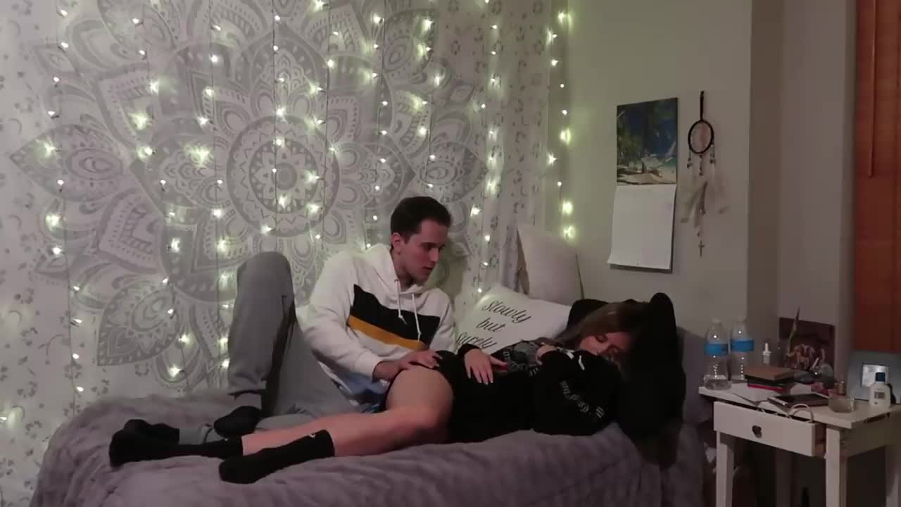 CRAZY REACTION OF BOYFRIEND! NOT WAKING UP!