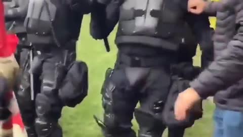 protesters protected the police