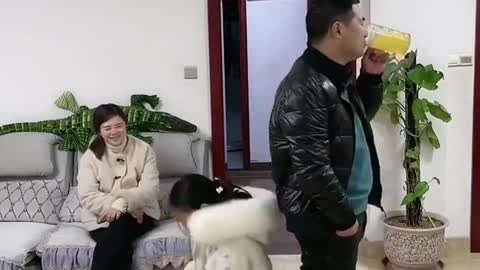 New Chinese funny video, try not to Lough