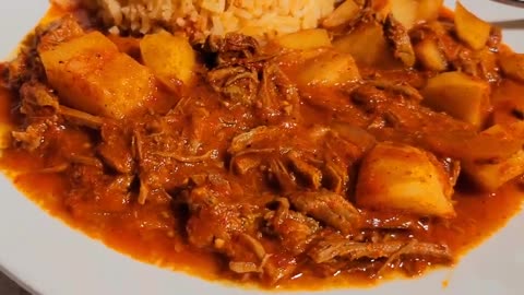 picadillo de rancho en salsa roja asada