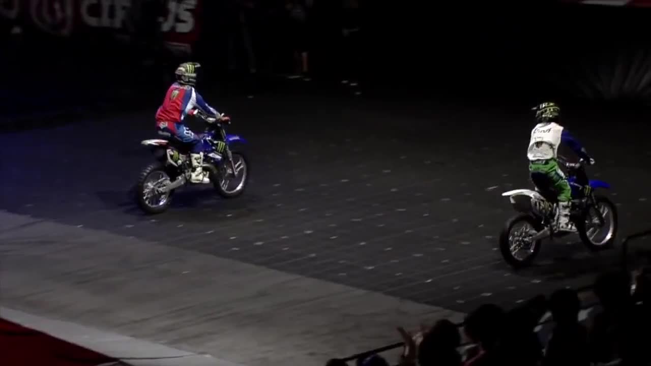 synchronous motorcycle stunt