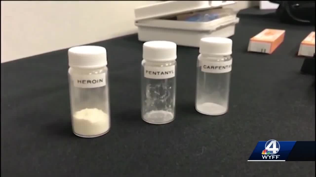 Dramatic increase in drug overdose deaths in South Carolina DOCUMENTARIO L'epidemia di farmaci oppioidi sintetici a base di fentanyl in Nord America.oltre i senzatetto sono pure pieni di drogati in America.