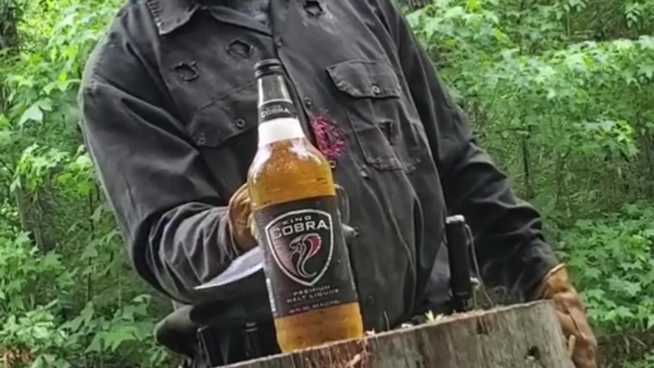 Horror Villain Machetes Glass Bottle