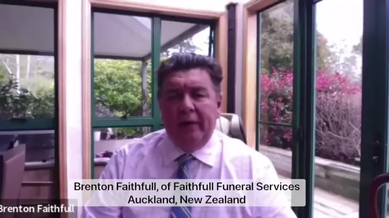 NZ Funeral Director: Many people died after vaccination.