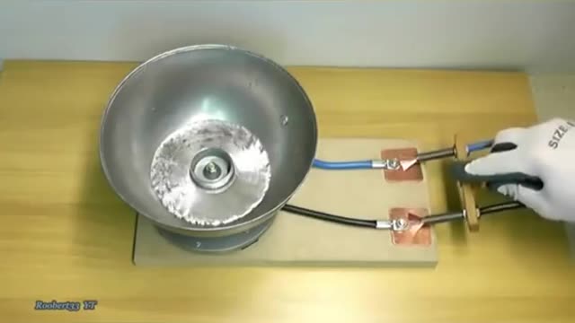 Mercury/Mercure/electricity and magnetism applied to mercury