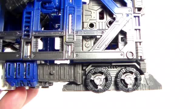 Toy Review Netflix Ultra Magnus