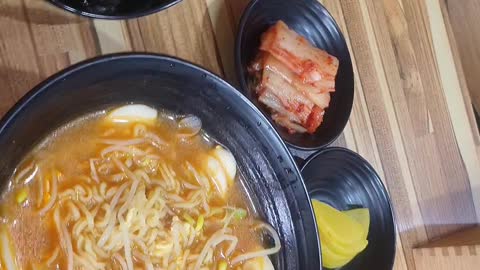 Korean Rice cake ramen noodle and Cheese kim-bob roll!