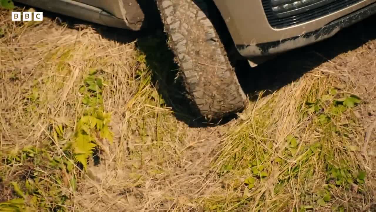 When Range Rover off-roading takes a turn 🚙 💦 | Top Gear