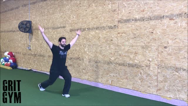 Cradle Walk+OH Lunge