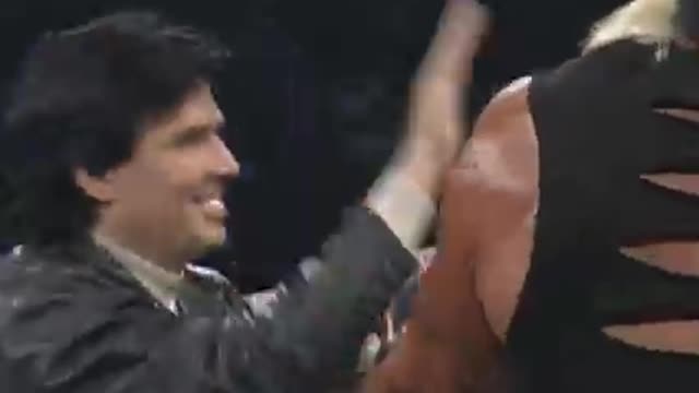 Hulk Hogan joins the NWO