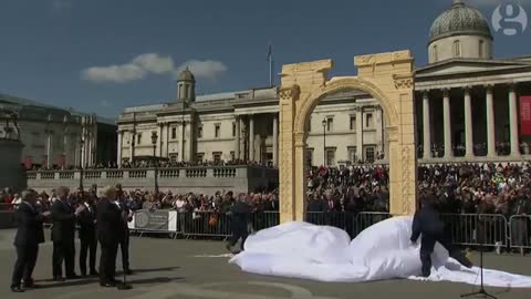 Palmyra's Arch of Triumph replica erected in central London