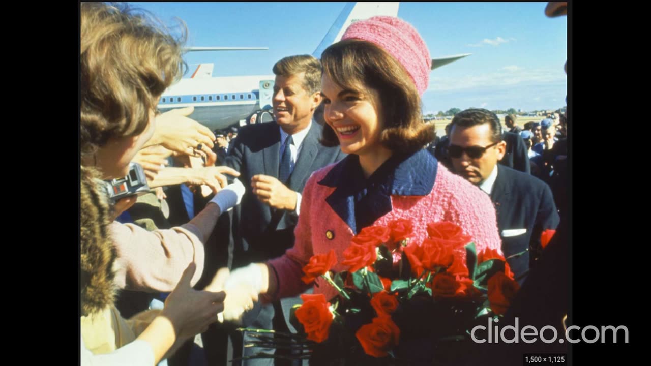 JACKIE KENNEDY'S PINK CHANEL SUIT