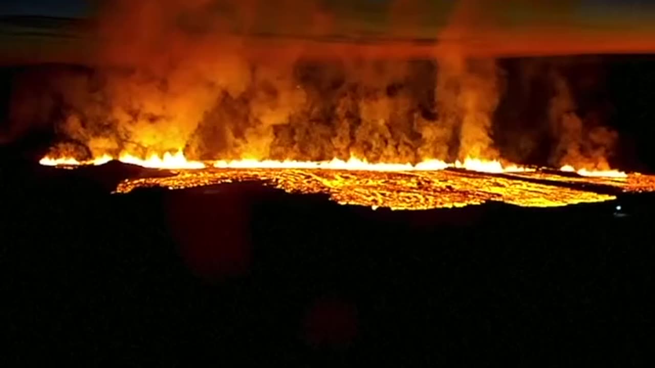 A volcano has erupted near the southwestern Icelandic town of Grindavik.Iceland #Volcano #BBCNews