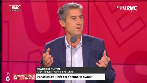 François Ruffin brandit le magazine Challenges