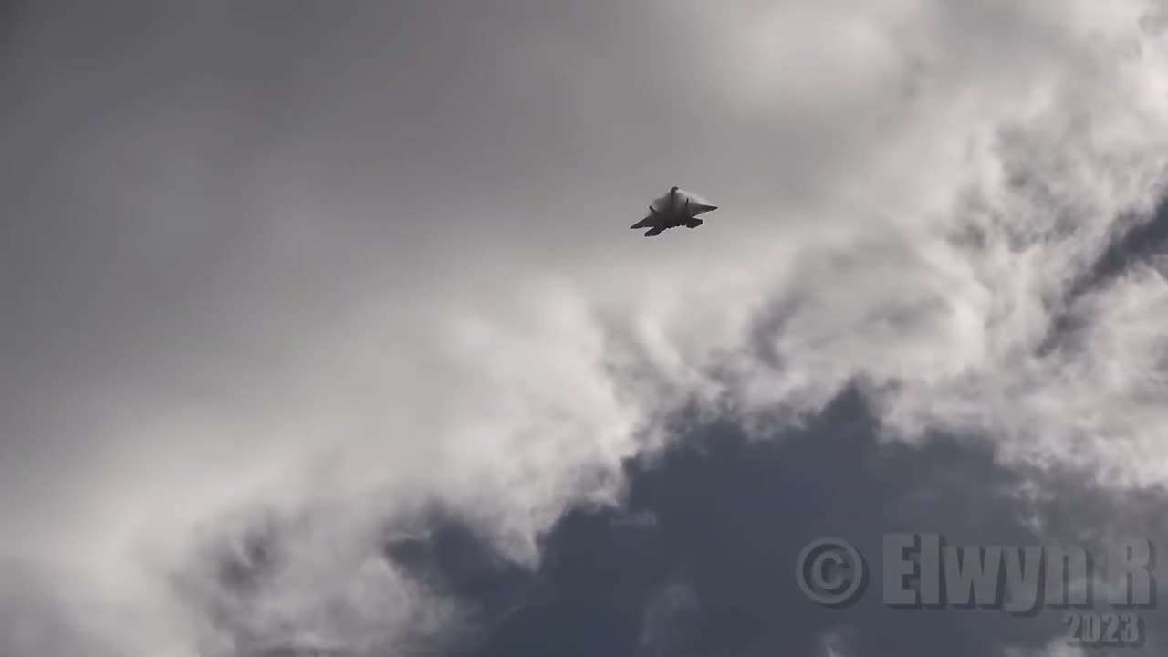 Raptor at air show doing falling leaf maneuver etc.