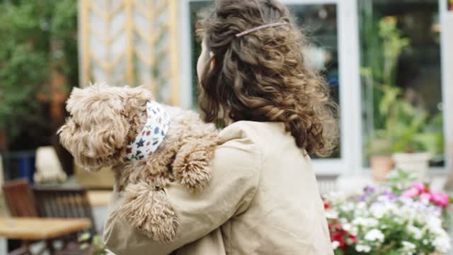 puppy travel with girl