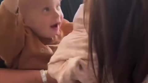 Little boy has an amazing reaction meeting his baby sister ❤️