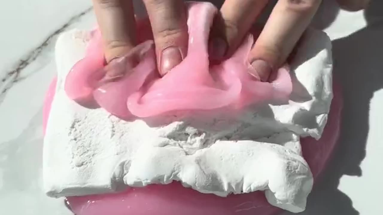 Adding OFF BRAND CLAY to SLIME 😳