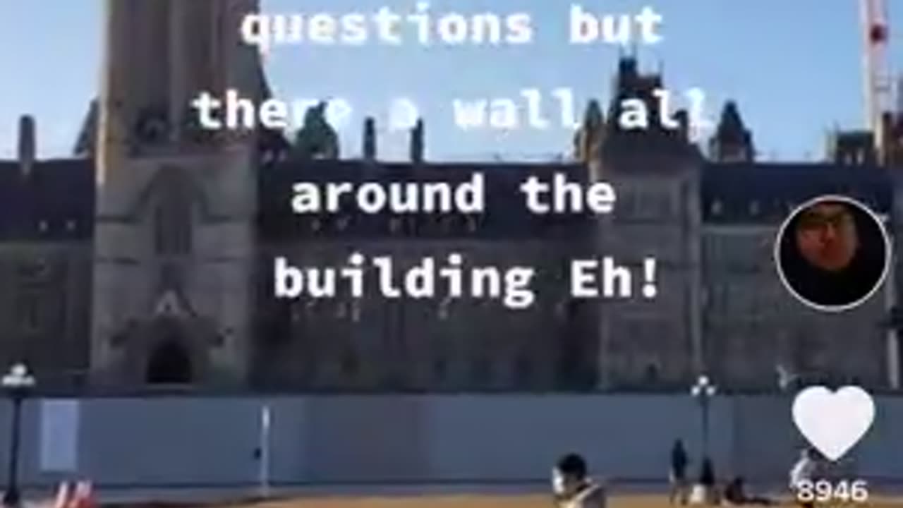 STRANGE WALL GOES UP AROUND CANADIAN PARLIAMENT BUILDINGS