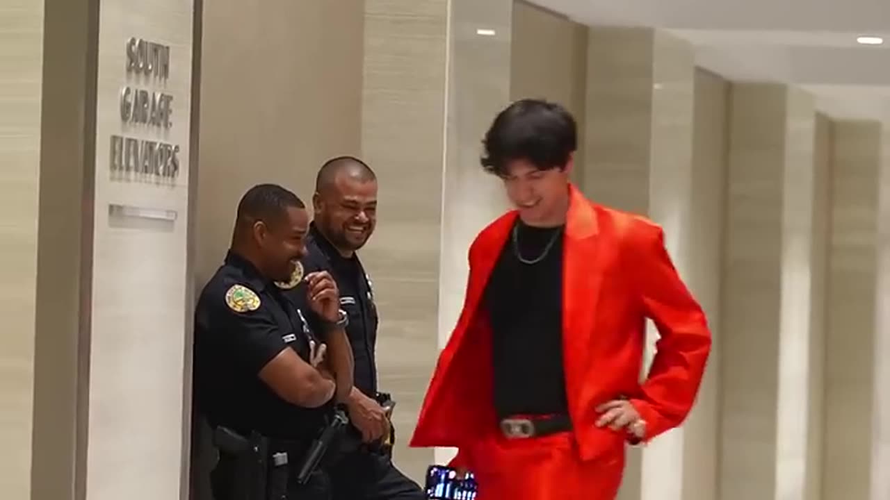 Cops Vs Smooth Criminal