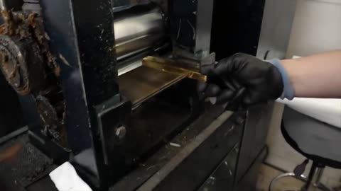 The process of turning pure gold into commercial bullion (2)