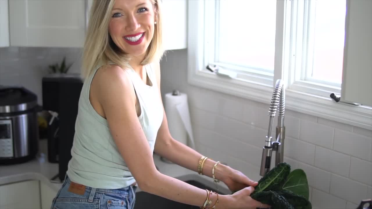 Vegan Green Protein Smoothie _ Detoxifying & Energizing