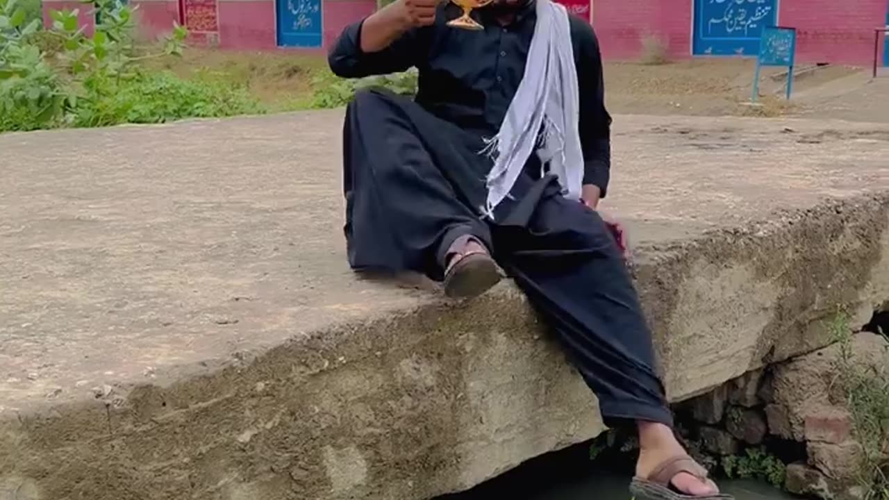 Funny Aladin ke chiragh se Nikla JiN