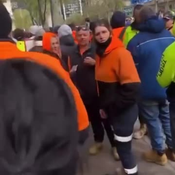 Woman Gives Free Pizza to Melbourne, Australia to Vax Mandate Protesters