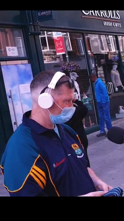 How man here a holy Quran. see reaction 😳😲