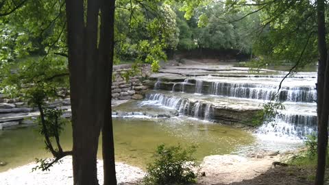 Airfield Falls panning Right to Left