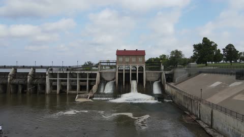 DJI Mavic Air 2 Test Drone Footage at Lake Overholser Damn Oklahoma City