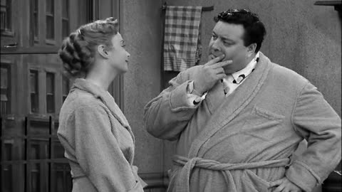 Honeymooners E23 (Mama Loves Mambo)